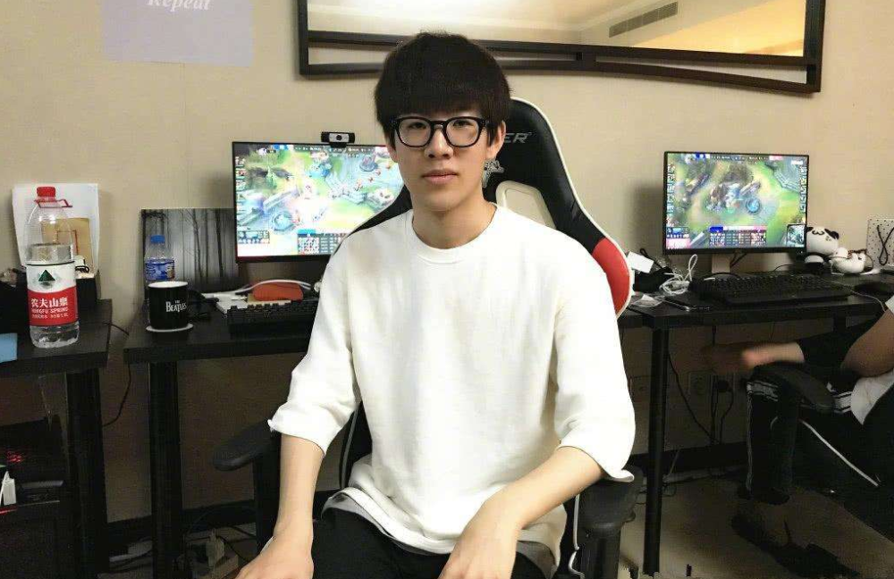 往往比牌局